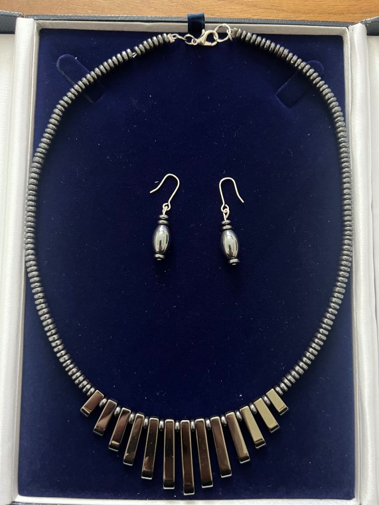 Earring and necklace sets 