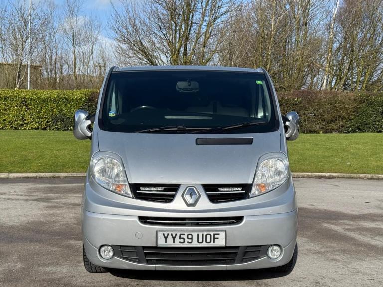 2010 Renault Trafic 2.5 TD dCi SL27 Sport QS6 4dr (9 Seats) MPV Diesel Automatic