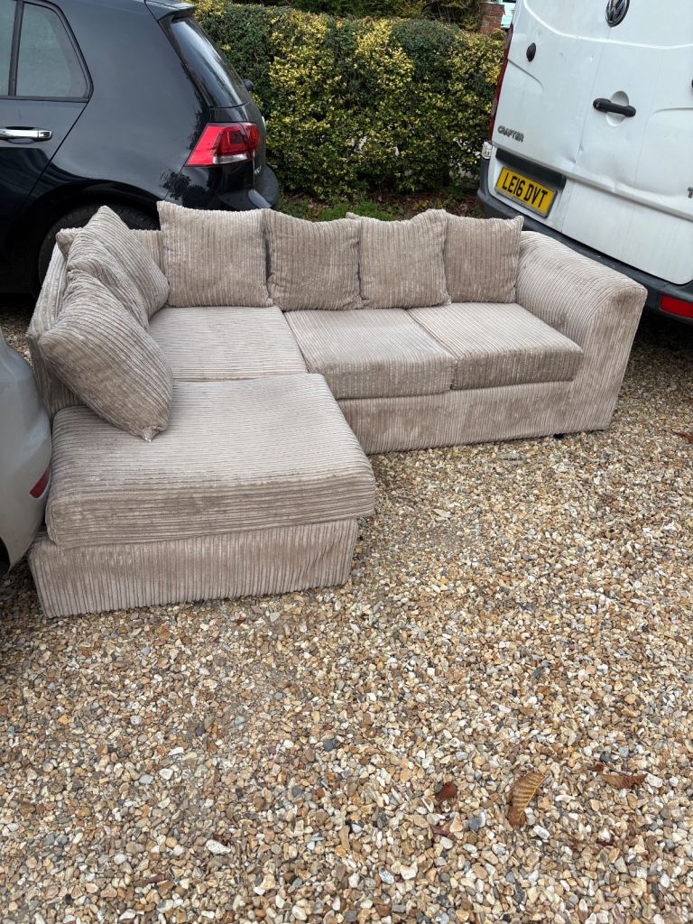 Small beige corner sofa (I CAN DELIVER)
