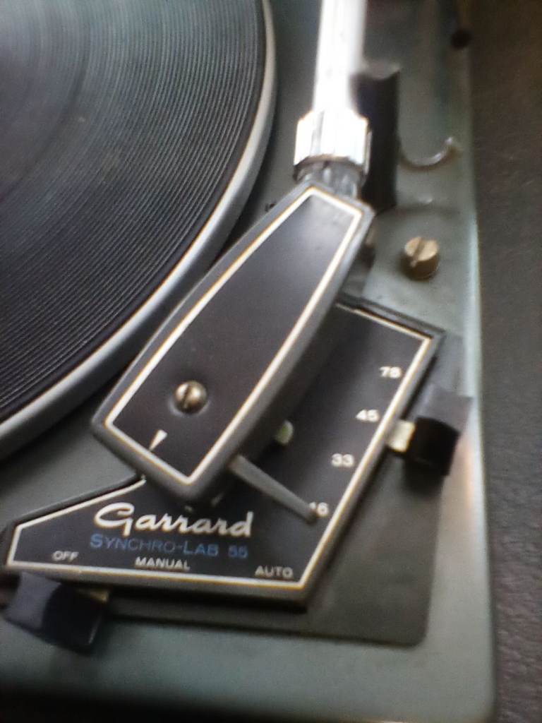 Record deck, amplifier, and a pair of speakers ,nice vintage separates system