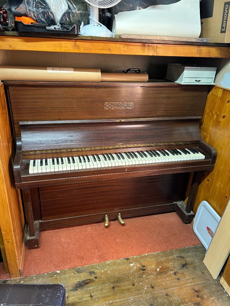 Upright Piano - Osbert - FREE!!