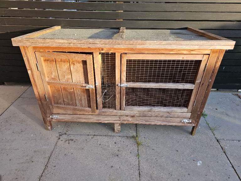 Guinea pig hutch