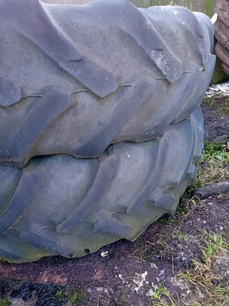 420x85x30 Good Year tyres. 