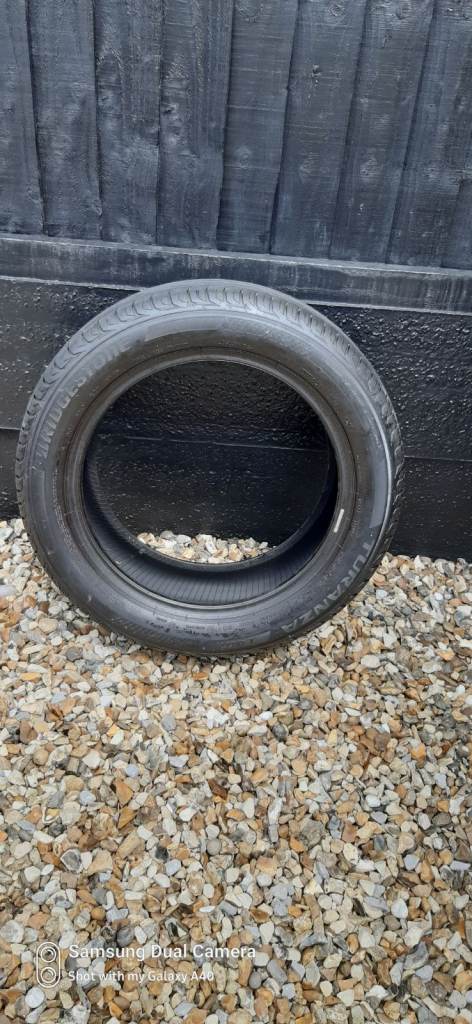 Bridgestone Tyre T001