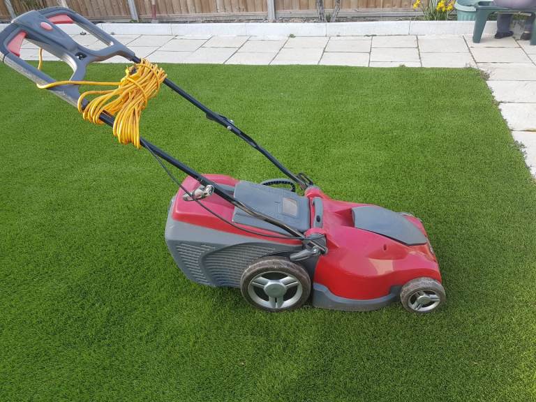 Electric lawnmower 