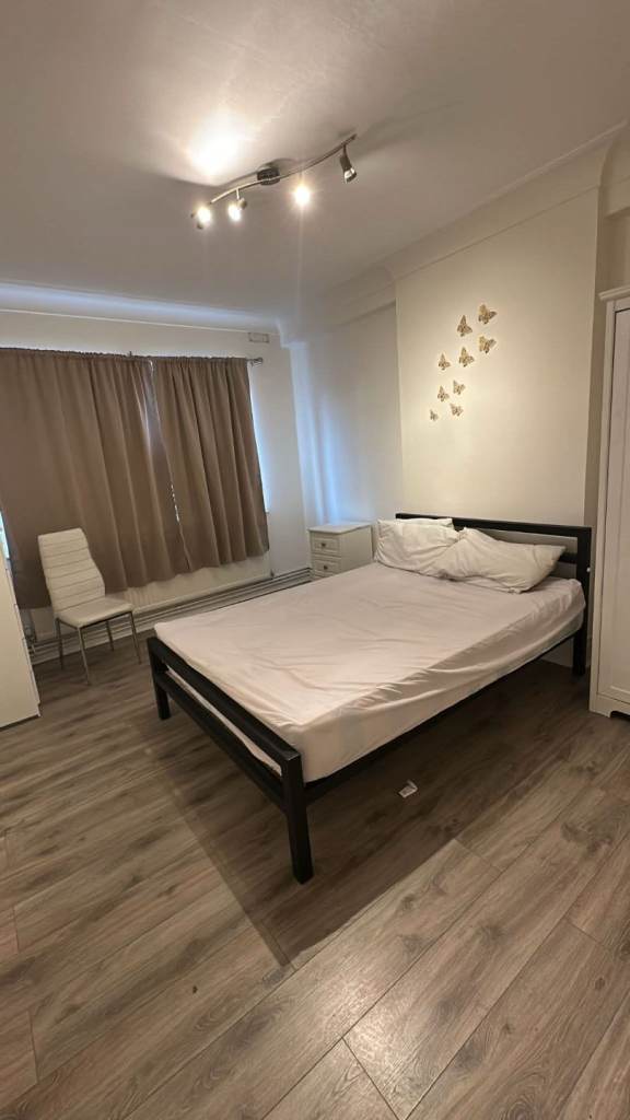 Two rooms near Middlesex university 