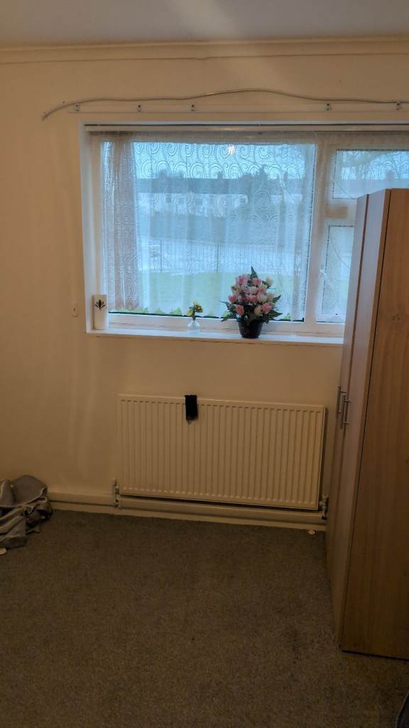 Room available for rent 