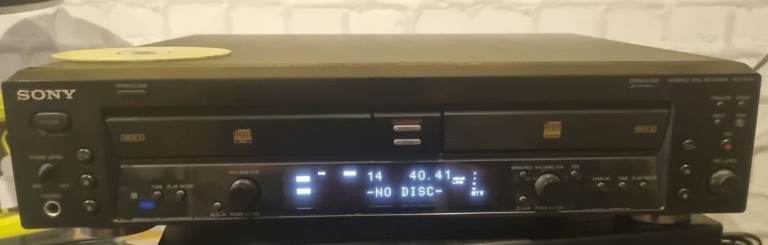 Sony RCD-W100 Compact Disc Player and Recorder