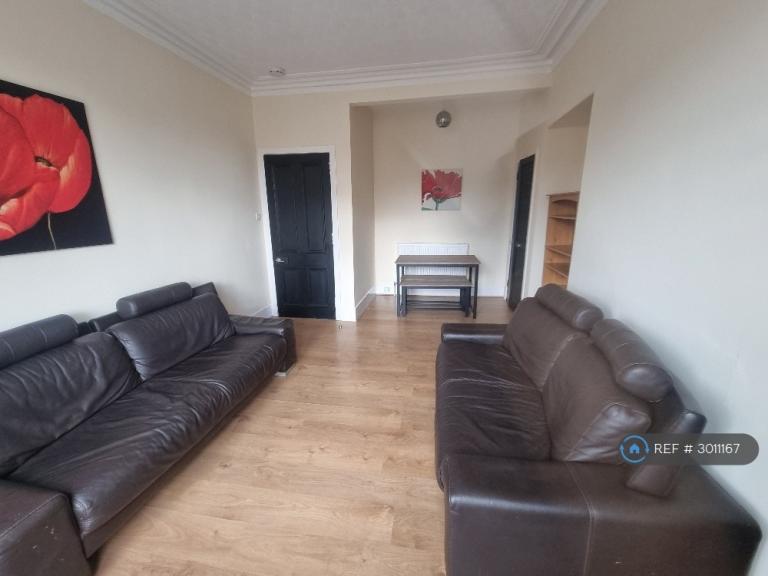 3 bedroom flat in Grampian Road, Aberdeen, AB11 (3 bed) (#3011167)