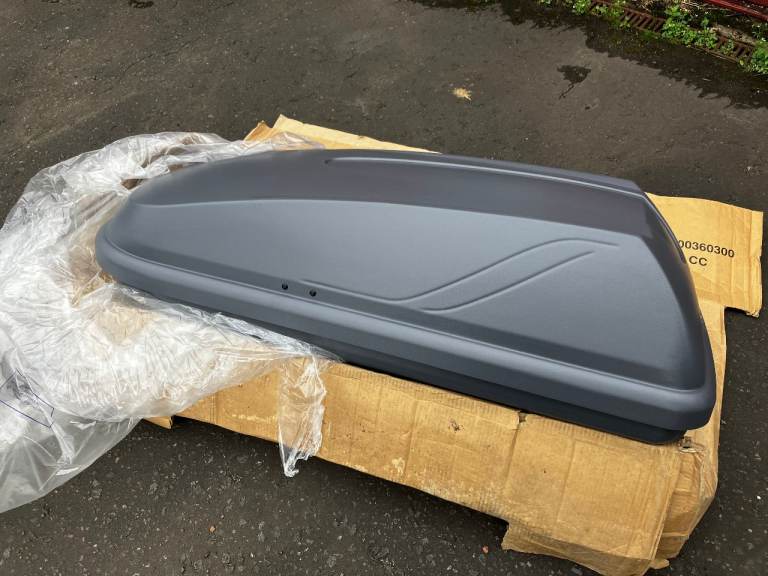 Brand New Thule / Halfords Advanced 250L Dark Grey Roof Box (perfect sized) 