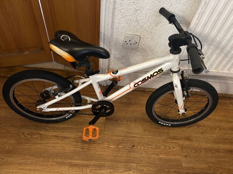 Carrera Cosmos kids bike (2yrs to 4 yrs) in good condition: