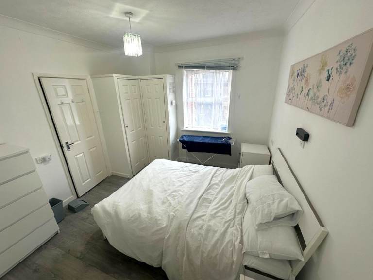 1 Bed Flat - Ocean Village - ALL BILLS INC - Available NOW