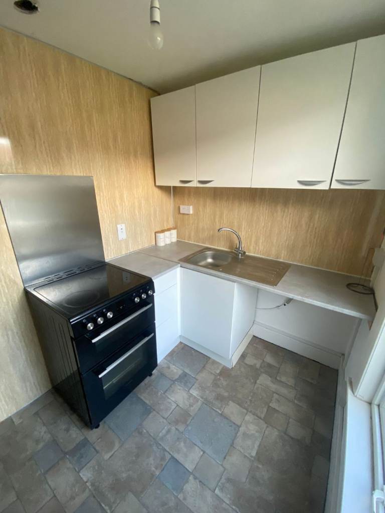 One bedroom flat, includes bills. 