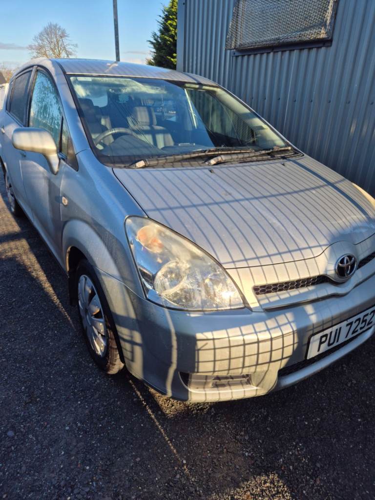 2007 TOYOTA COROLLA VERSO 1.6 16V PETROL BREAKING FOR PARTS