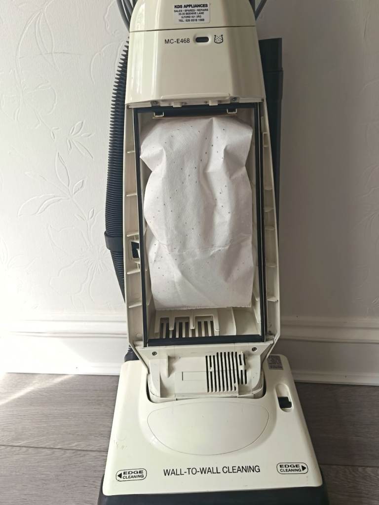 Panasonic MC-E468 Vacuum cleaner referbished and deep cleaned 