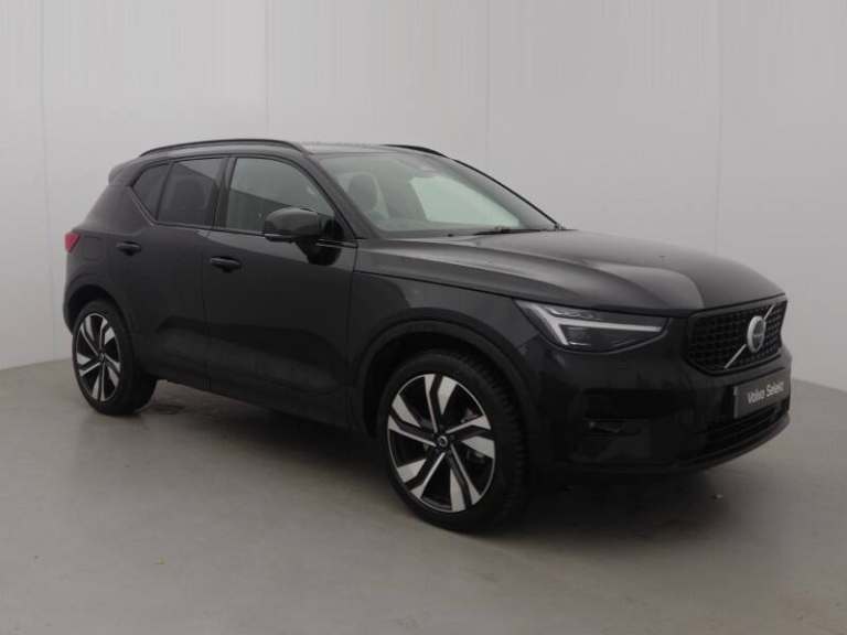 VOLVO XC40 2.0 B4P Ultra Dark 5dr Auto