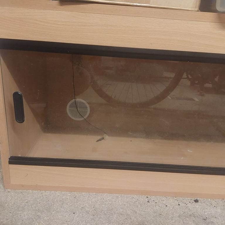 4ft Vivarium with accessories