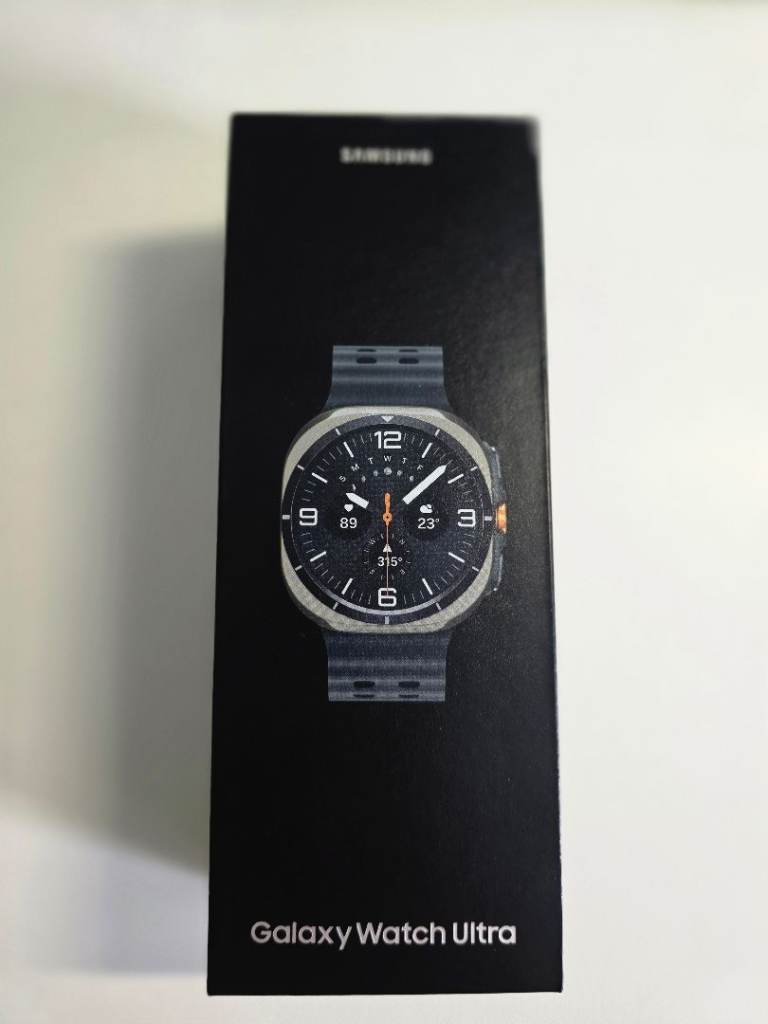 Samsung Galaxy Watch Ultra 4G LTE 32GB — Titanium Silver (Mint Condition) 47 mm