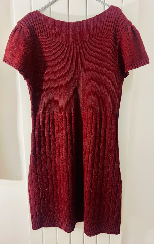 Burgundy Knitted Dress – Good Condition