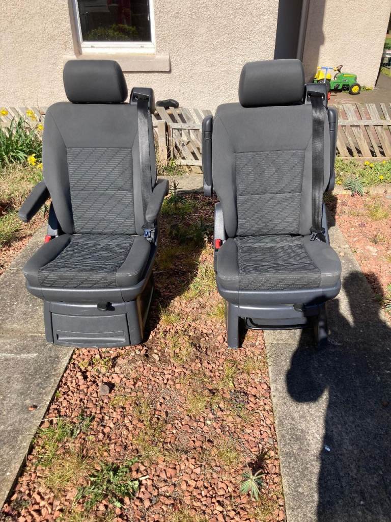 Pair/2X Genuine VW T5 Transporter/Caravelle Rear Swivel/Sliding seats