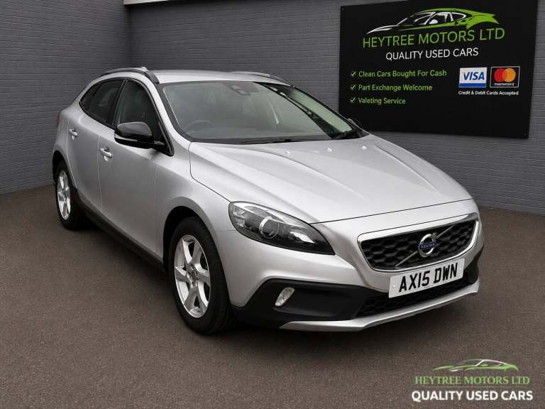 2015 Volvo V40 Cross Country 1.6 D2 Lux Hatchback 5dr Diesel Powershift Euro 5