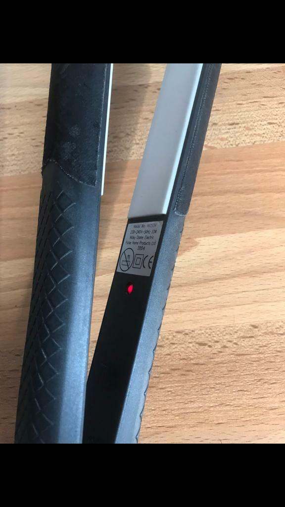 Nicky Clarke hair straightener 