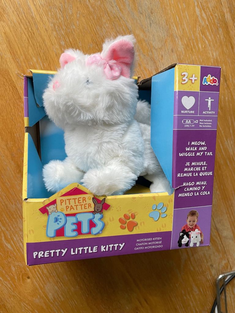 PRETTY LITTLE KITTY MOTORIZED KITTEN