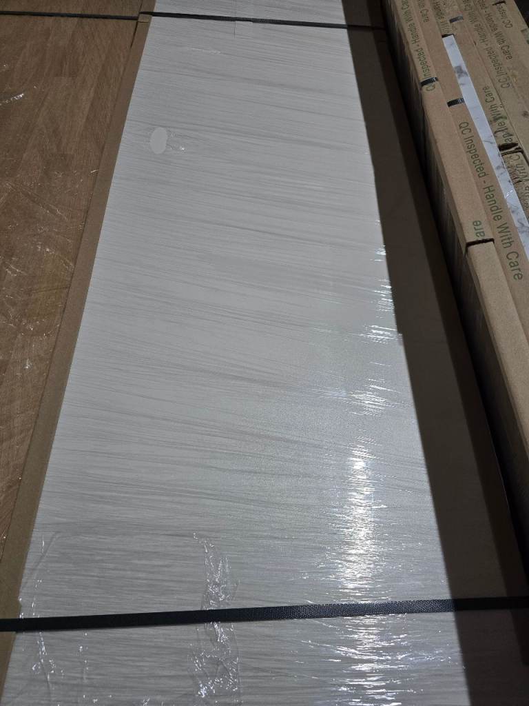 Super cheap - Wren Luxury Laminate Kitchen TekWall / Splashback Priced to Clear.