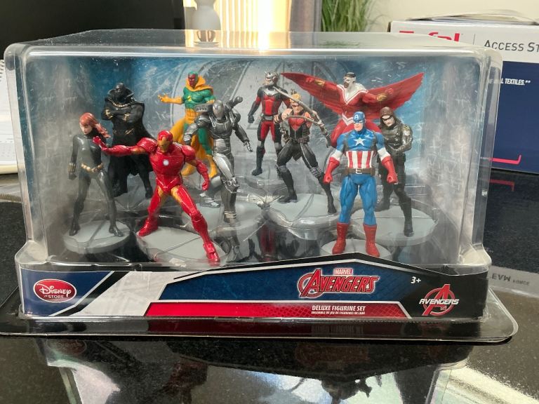 NEW Disney Marvel Avengers Deluxe Figurine Set - 10 Figures