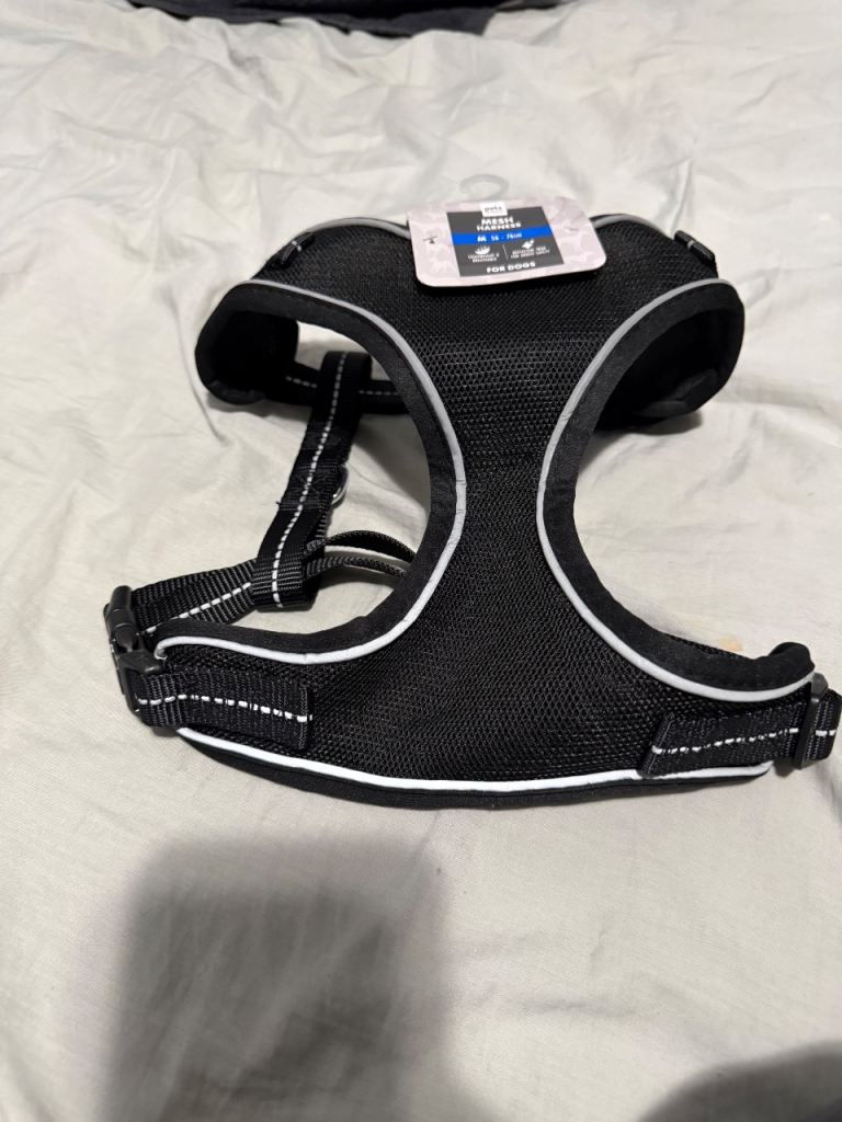 New Black Dog Harness – Size M 