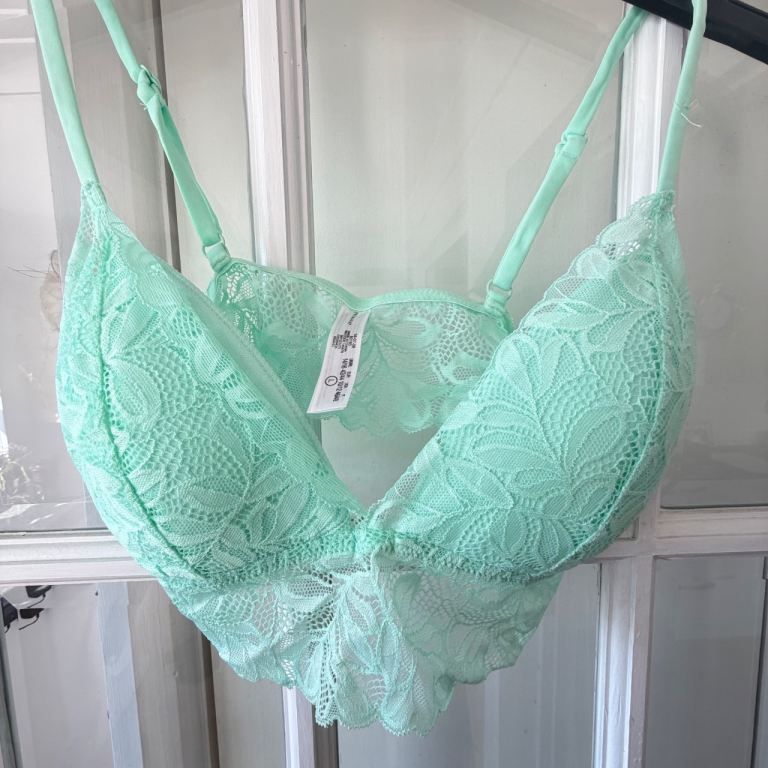 New Mint Green Lace Bralette – Size L