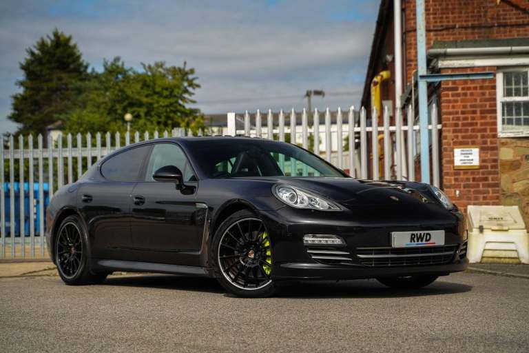 2013 Porsche Panamera 3.0 V6 Diesel Platinum Edition 4dr Tiptronic S HATCHBACK DIESEL Automatic