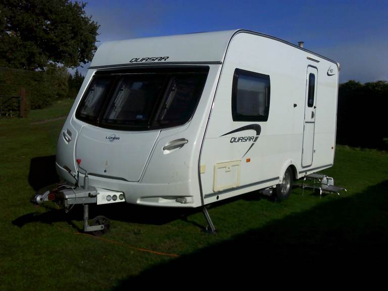 LUNAR QUASAR 462 caravan
