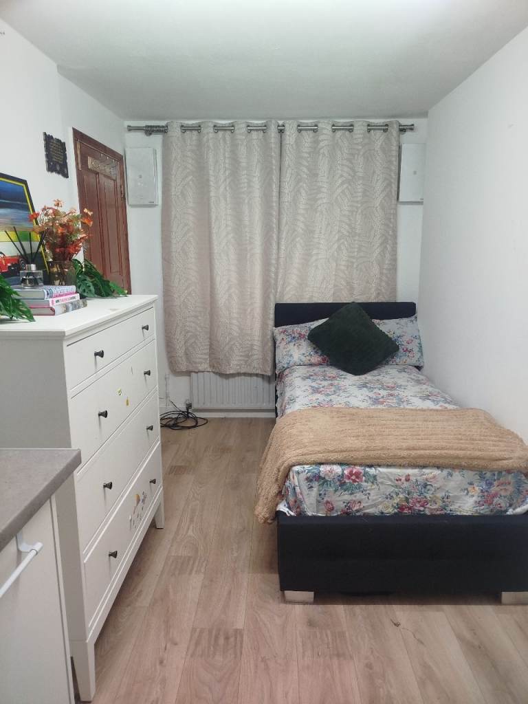 Studio Ensuite Room 