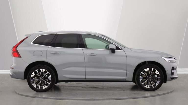 Volvo XC60 2.0 T8 18.8kWh Ultra Bright Auto AWD Euro 6 (s/s) 5dr Petrol/Electric Hybrid Automatic