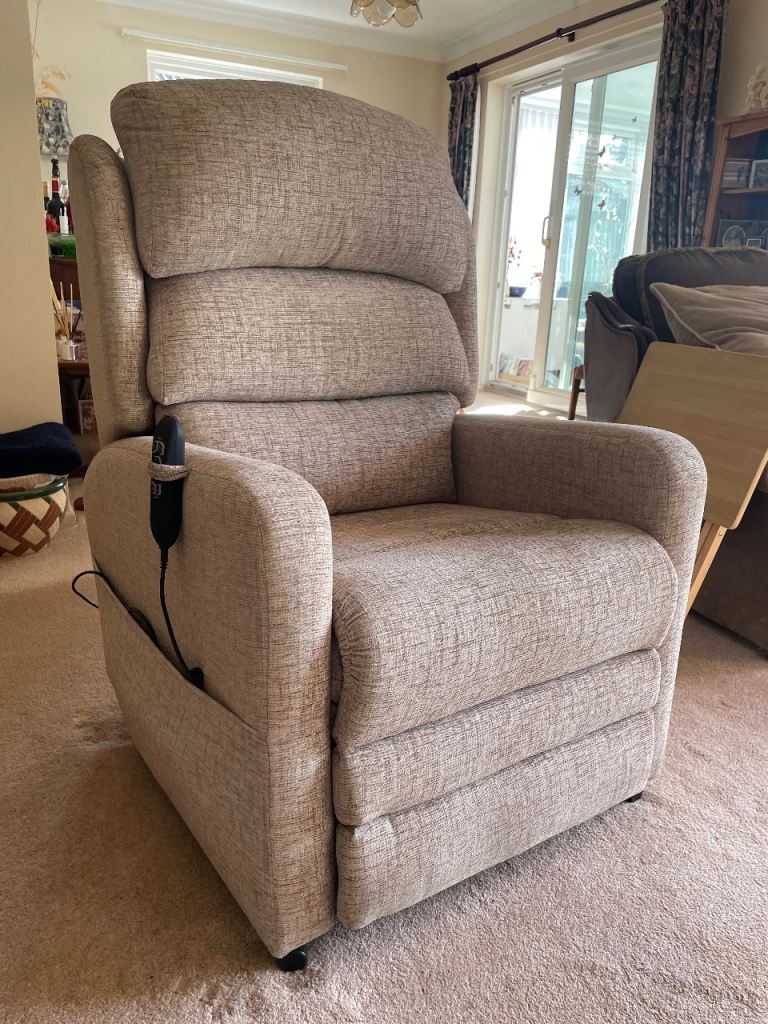 Riser recliner dual motor armchair 