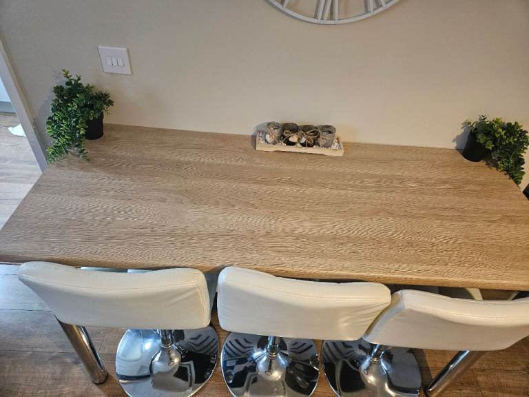 Breakfast Bar Table and Three Bar Stools
