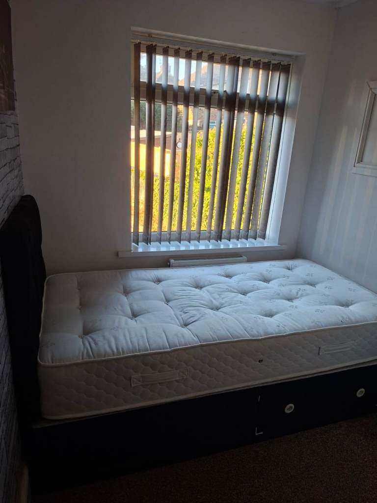 Spacious & Cosy Double Room For Rent AT BD14 6JF