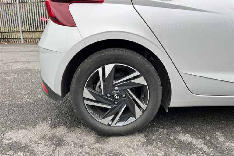 2022 Hyundai i20 1.0 T-GDi MHEV SE Connect Hatchback 5dr Petrol Hybrid DCT Euro 6 (s/s) (100 Hatc...