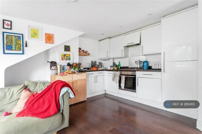 2 bedroom flat in Evering Road, London, E5 (2 bed) (#2611410)