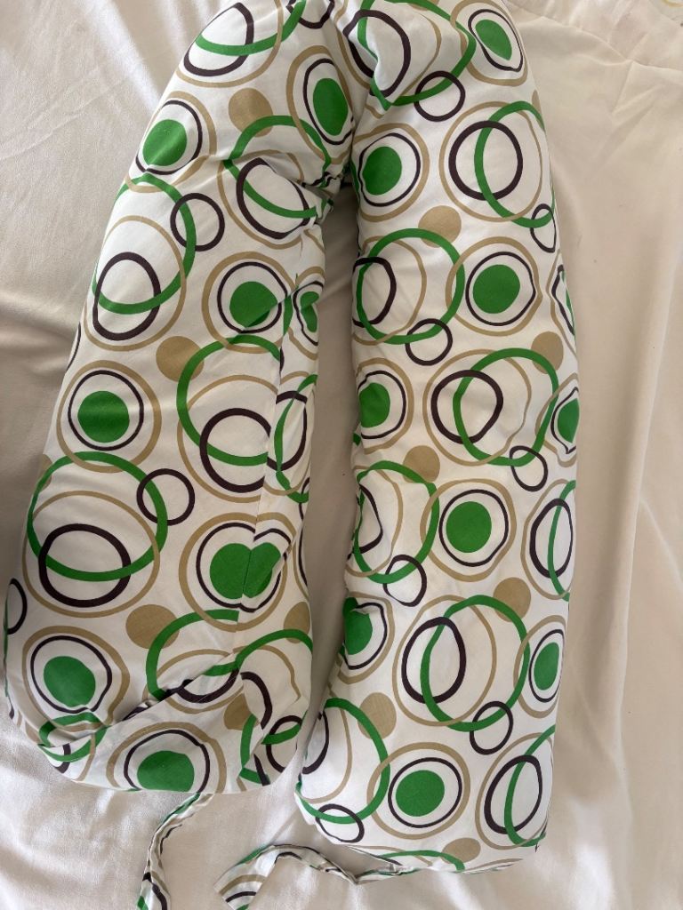 Pregnancy Breastfeeding pillow, great condition