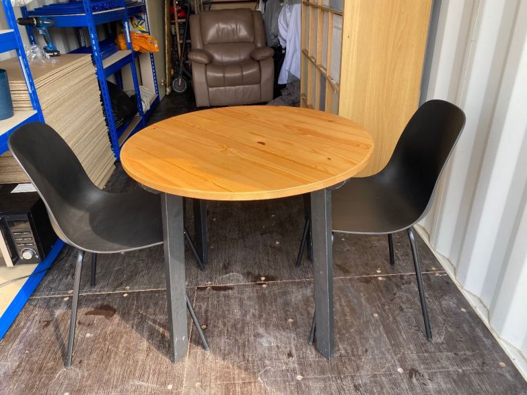  table & chairs