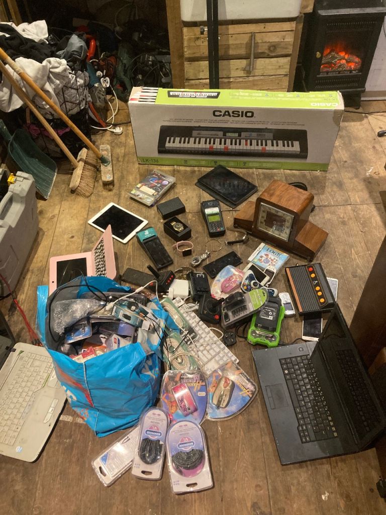 Mixed Electronics Bundle: Phones, Tablets, Keyboards, Watches, and More