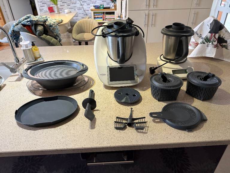 THERMOMIX TM6 WITH FRIEND AND ACCESSORIES