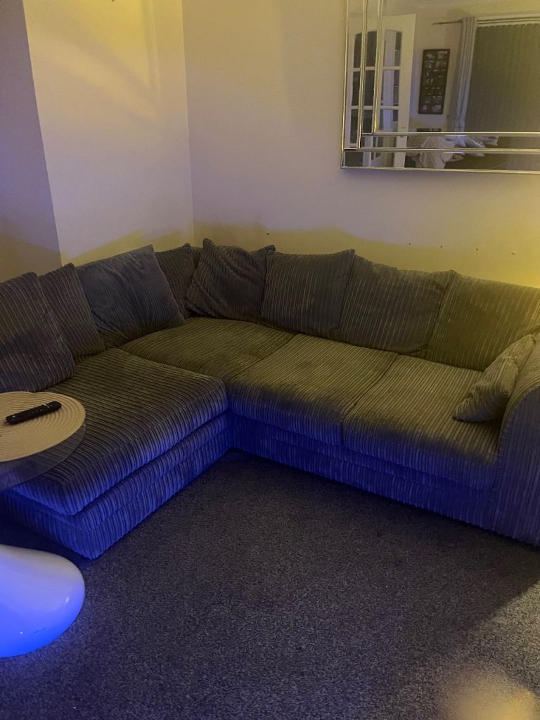 Corner couch 