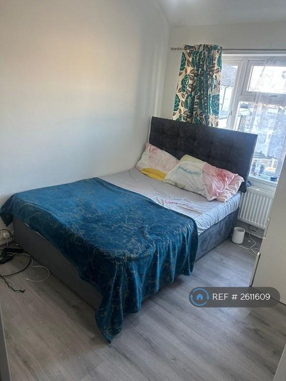 1 bedroom in Romsey Road, Dagenham, RM9 (#2611609)