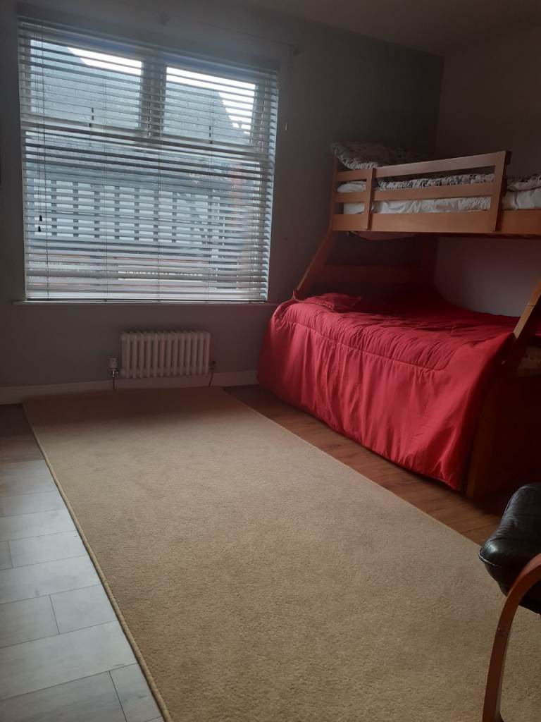 Large Family Room to Rent in Denton