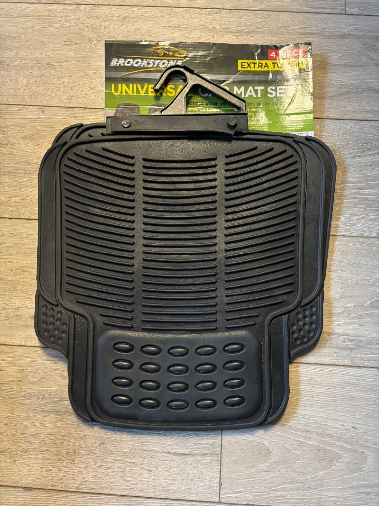 Set of 2 heavy duty rubber rear car mats
