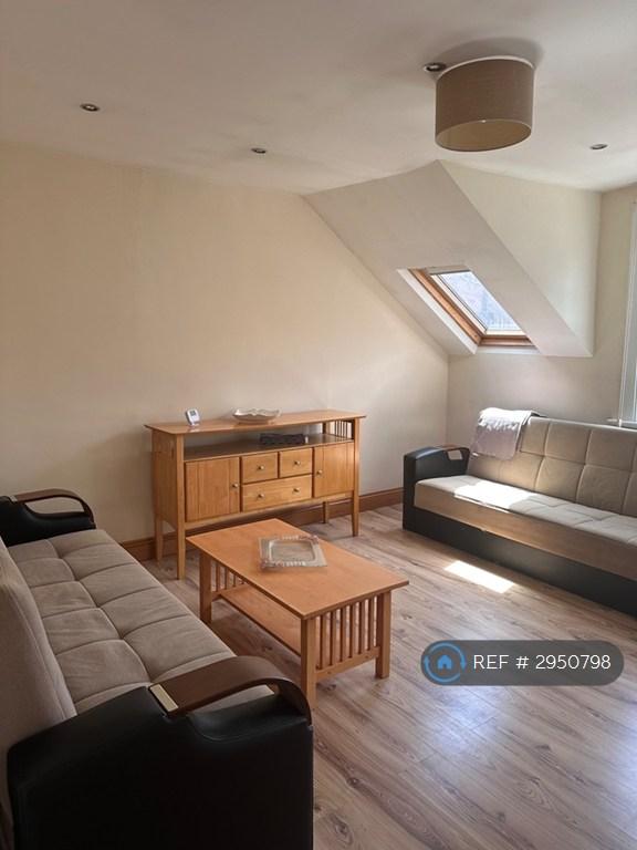 1 bedroom flat in Northwold Road, London, N16 (1 bed) (#2950798)