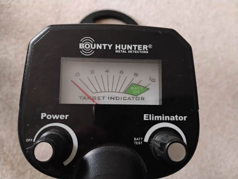 BOUNTY HUNTER JUNIOR METAL DETECTOR 